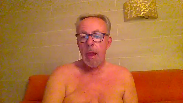 Snapshot of tuggy59 chatting on 10, 7, 2026 tuggy59 online show from 10, 7, 2026
