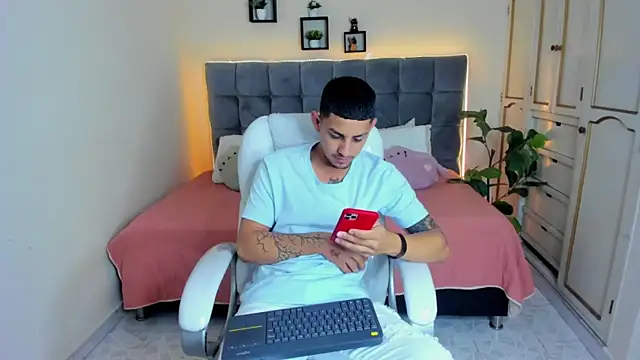 Alex cute77 online show from 14, 1, 2025