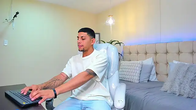 Alex cute77 online show from 15, 2, 2025