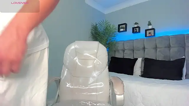 Alex cute77 online show from 13, 4, 2026