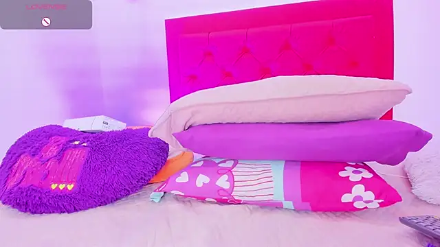 Snapshot of Sofia_Girl_ chatting on 14, 12, 2024 Sofia Girl online show from 14, 12, 2024