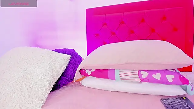 Snapshot of Sofia_Girl_ chatting on 21, 12, 2024 Sofia Girl online show from 21, 12, 2024