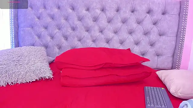 Snapshot of Sofia_Girl_ chatting on 6, 11, 2025 Sofia Girl online show from 6, 11, 2025