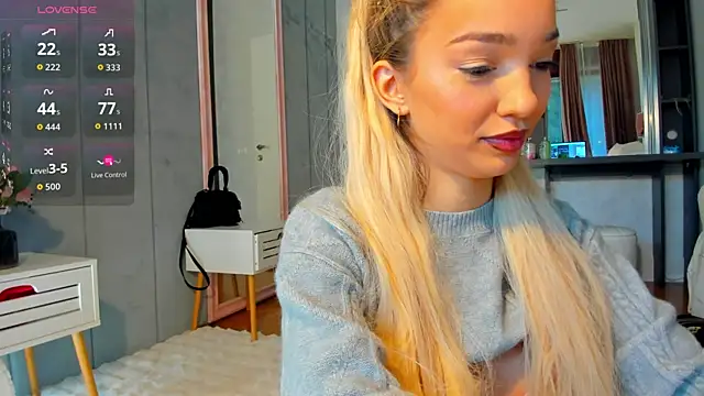 Snapshot of Sassy_Teen chatting on 20, 10, 2025 Sassy Teen online show from 20, 10, 2025