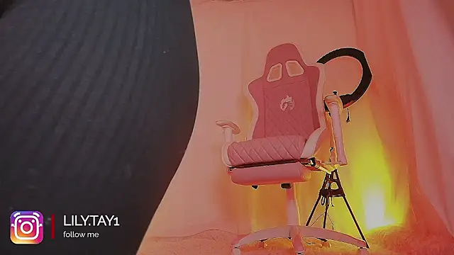 lili taylor online show from 5, 2, 2026