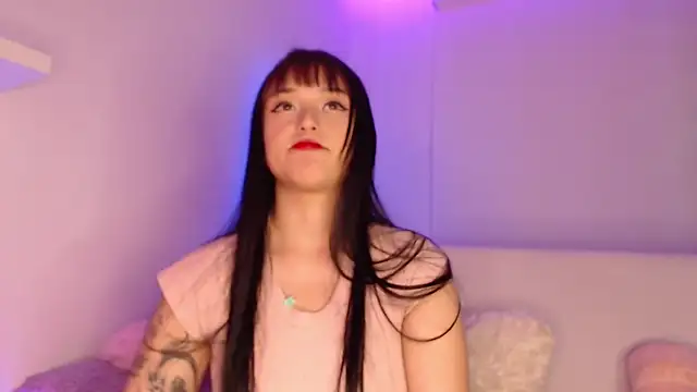 Snapshot of Gloomydoll chatting on 18, 12, 2024 Gloomydoll online show from 18, 12, 2024