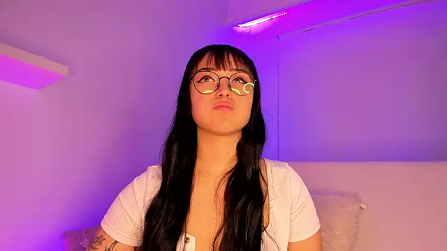 Snapshot of Gloomydoll chatting on 16, 1, 2025 Gloomydoll online show from 16, 1, 2025