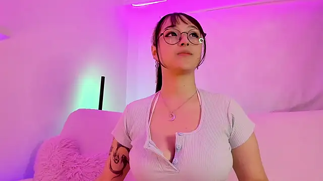 Snapshot of Gloomydoll chatting on 11, 9, 2025 Gloomydoll online show from 11, 9, 2025