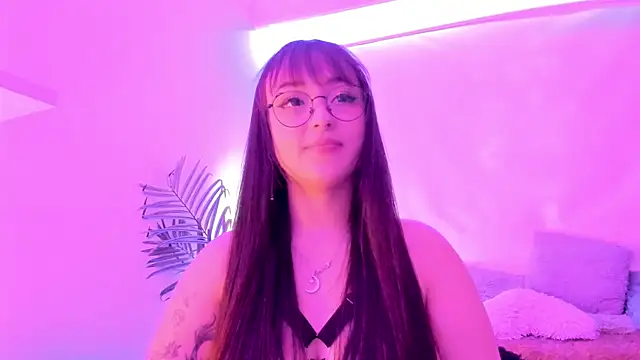Snapshot of Gloomydoll chatting on 4, 10, 2025 Gloomydoll online show from 4, 10, 2025