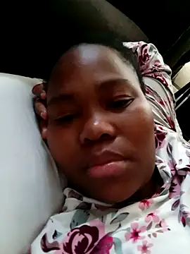 Snapshot of Real1SweetQueen chatting on 4, 11, 2025 Real1SweetQueen online show from 4, 11, 2025