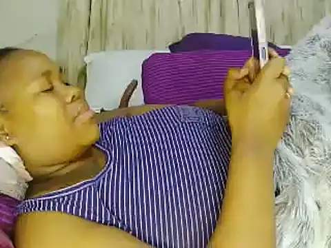 Snapshot of Real1SweetQueen chatting on 18, 5, 2026 Real1SweetQueen online show from 18, 5, 2026