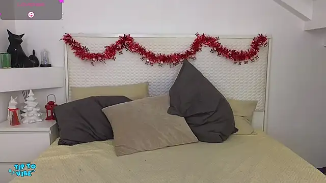 Snapshot of Eva_Rogers_ chatting on 6, 1, 2025 Eva Rogers  online show from 6, 1, 2025