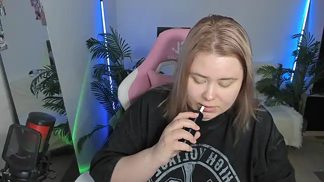 Akemi BBW online show from 1, 3, 2025