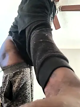 Snapshot of icyMike43 chatting on 15, 12, 2025 icyMike43 online show from 15, 12, 2025