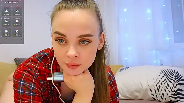 Snapshot of KristenSayles chatting on 25, 12, 2024 KristenSayles online show from 25, 12, 2024