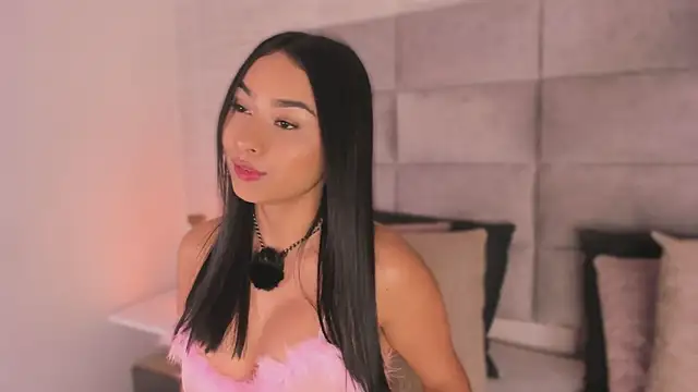 mia crawford online show from 17, 2, 2026