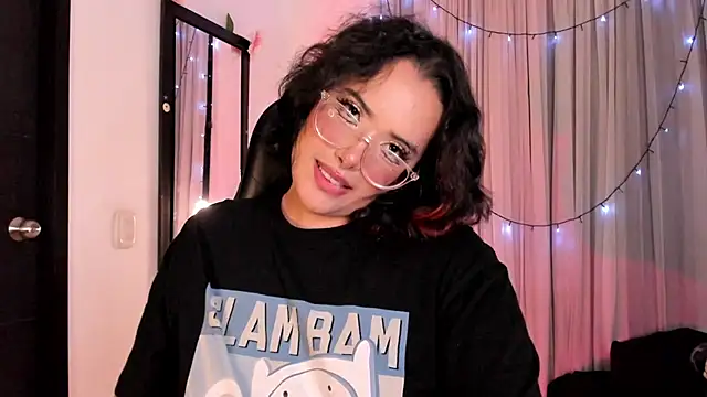Snapshot of willow_poisson chatting on 14, 6, 2026 willow poisson online show from 14, 6, 2026
