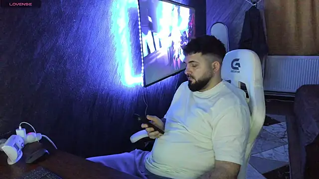 Snapshot of Eduu2322 chatting on 7, 4, 2026 Eduu2322 online show from 7, 4, 2026