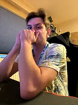 Snapshot of Shaiiboy chatting on 18, 9, 2025 Shaiiboy online show from 18, 9, 2025