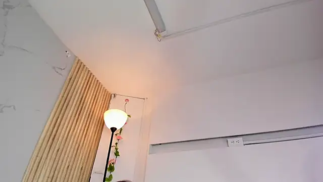 AdammClark1 online show from 10, 1, 2025