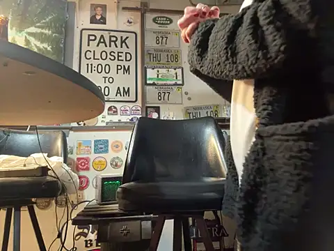 LilBit1975 online show from 21, 10, 2025