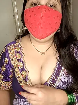 Snapshot of Love-priya chatting on 17, 12, 2024 Love-priya online show from 17, 12, 2024