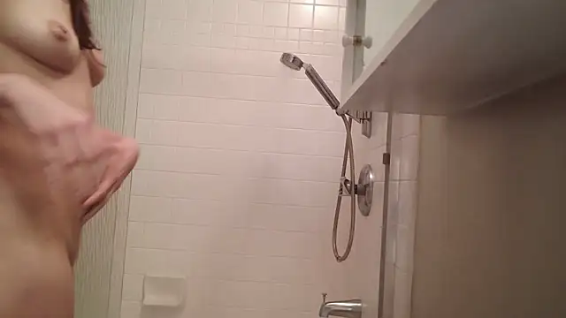 Tipsy Toes Daisy online show from 13, 2, 2025