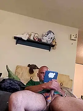 Snapshot of littleChop33 chatting on 5, 10, 2025 littleChop33 online show from 5, 10, 2025