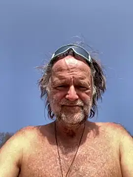 Snapshot of artXhibitor chatting on 7, 3, 2026 artXhibitor online show from 7, 3, 2026