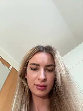 EvieEvans online show from 1, 1, 2025