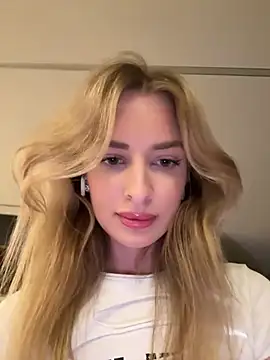 EvieEvans online show from 2, 2, 2025