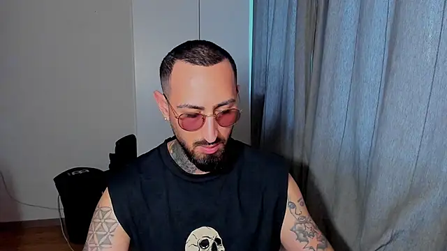 Snapshot of Baddfuckerr chatting on 19, 1, 2025 Baddfuckerr online show from 19, 1, 2025