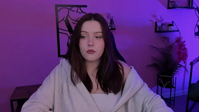 CoralineKeyns online show from 17, 12, 2024