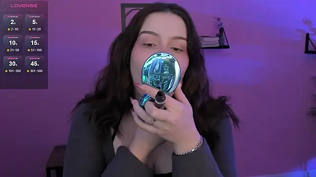 CoralineKeyns online show from 19, 2, 2025