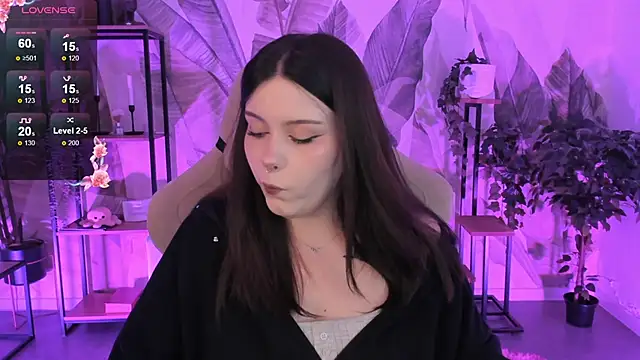 CoralineKeyns online show from 12, 9, 2025