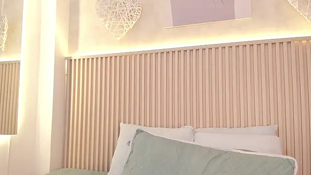 daiana curly online show from 11, 3, 2026