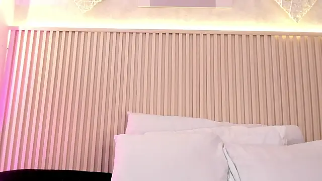 daiana curly online show from 6, 7, 2026