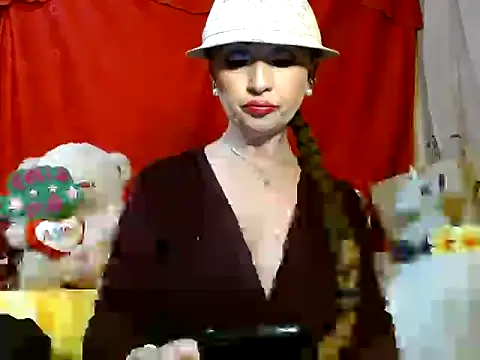 hottieperla online show from 16, 4, 2026