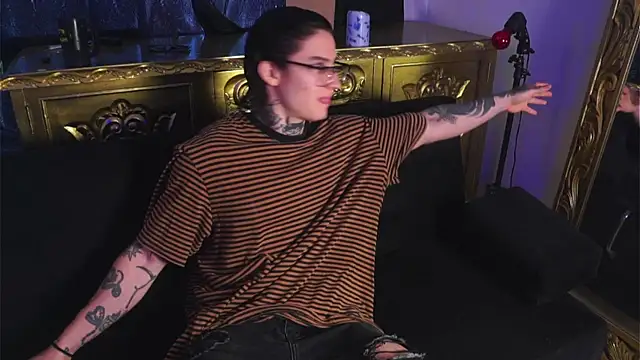 dantecoppolaa  online show from 23, 12, 2024