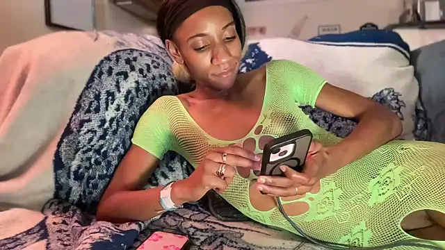 cutiesigh online show from 10, 10, 2025