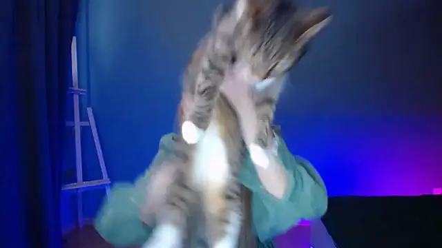 Snapshot of LuciaYoung chatting on 12, 2, 2025 LuciaYoung online show from 12, 2, 2025