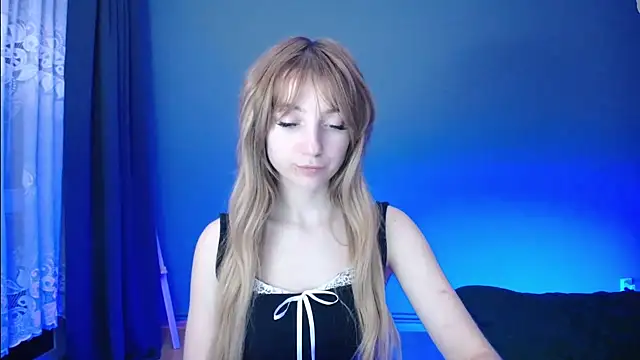 Snapshot of LuciaYoung chatting on 27, 2, 2025 LuciaYoung online show from 27, 2, 2025