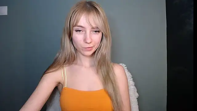 LuciaYoung online show from 7, 2, 2026