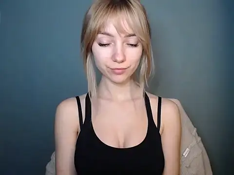 LuciaYoung online show from 9, 2, 2026