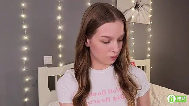 Snapshot of CutieBeauty chatting on 1, 1, 2025 CutieBeauty online show from 1, 1, 2025