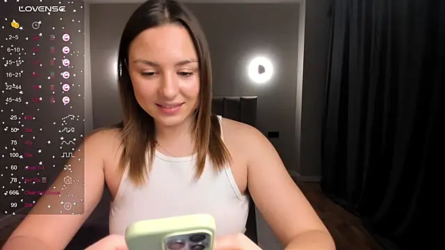 ThreeshaWhite online show from 11, 2, 2025