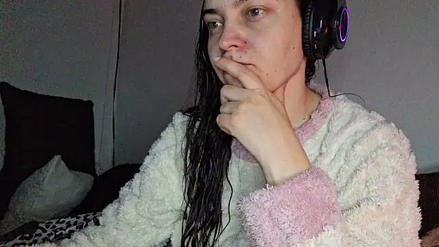 Snapshot of Cyndee_Winter chatting on 16, 12, 2024 Cyndee Winter online show from 16, 12, 2024