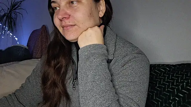 Snapshot of Cyndee_Winter chatting on 19, 11, 2025 Cyndee Winter online show from 19, 11, 2025