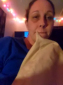 Hottmess011 online show from 15, 2, 2026