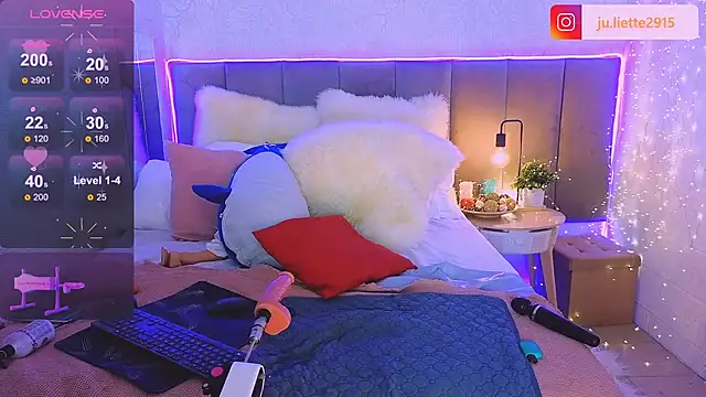 JulietteVolpeWyorika online show from 12, 1, 2025